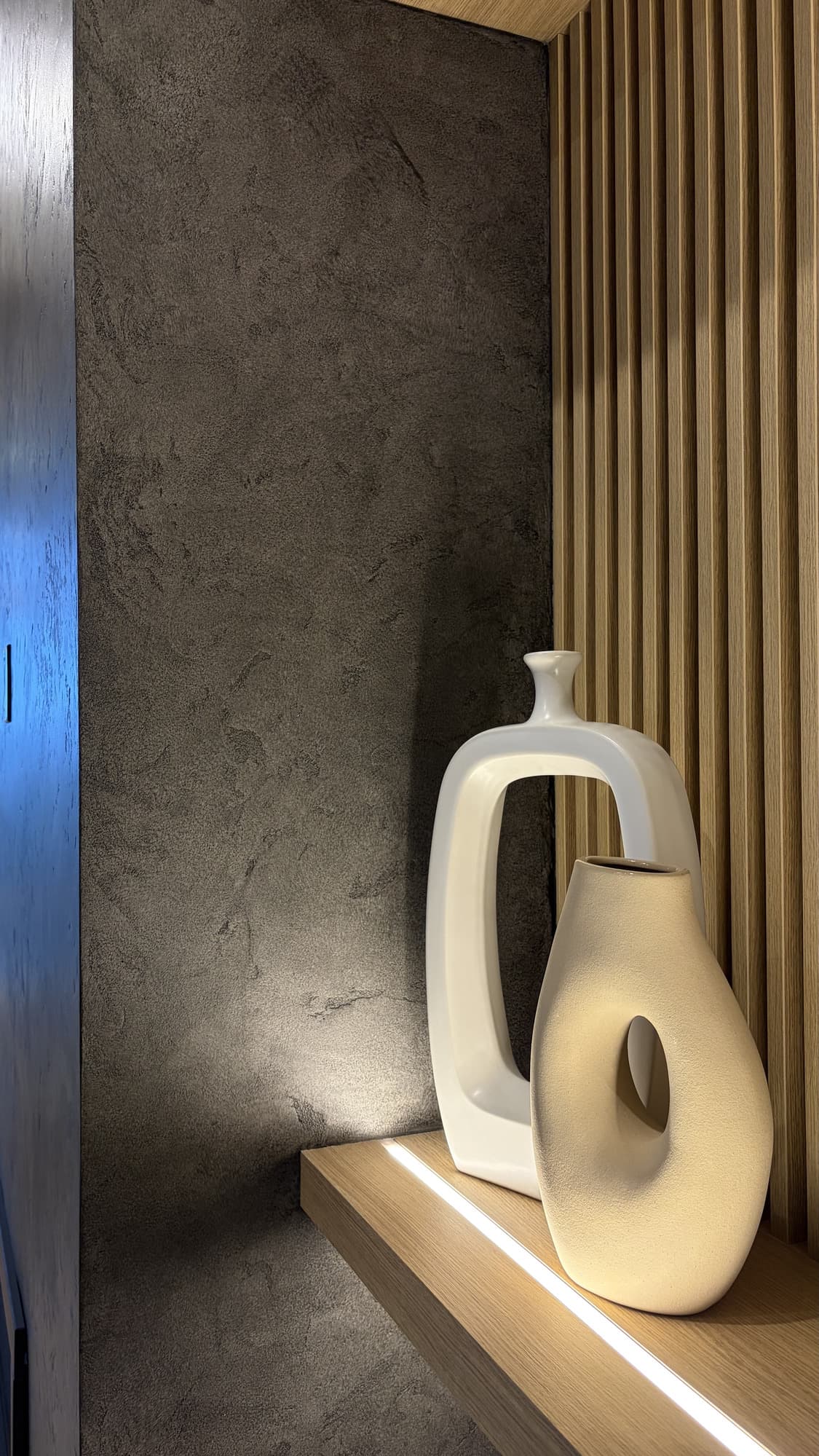 Beautiful decorative plaster wall finish showcasing artisan craftsmanship